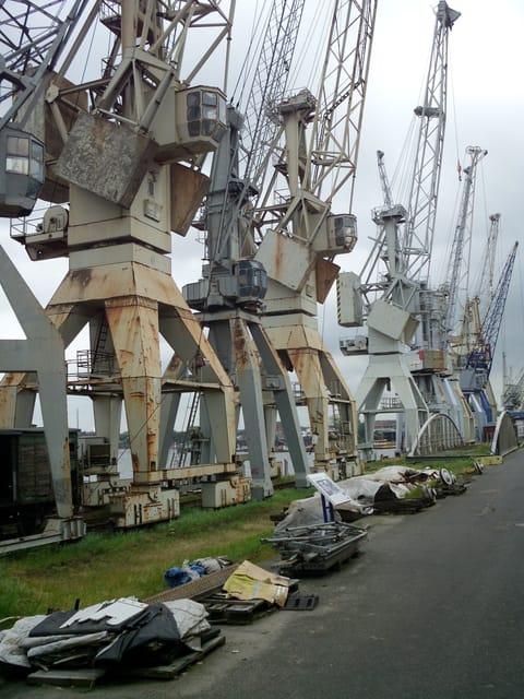 Hamburg: 1-Hour Harbor Cruise - Bridges, locks, and the shape of Hamburg