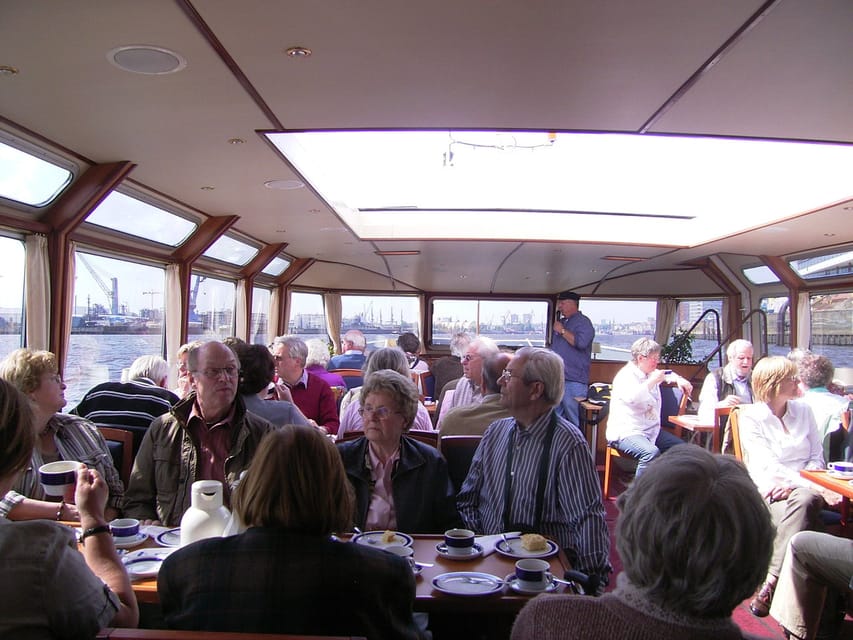 Hamburg: 1-Hour Harbor Cruise - Comfort, drinks, and onboard practicalities