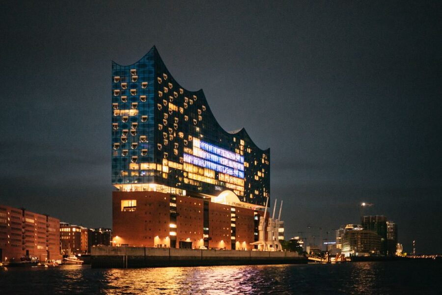 Hamburg: 1-Hour Harbor Evening Lights Cruise - Who will enjoy this cruise most