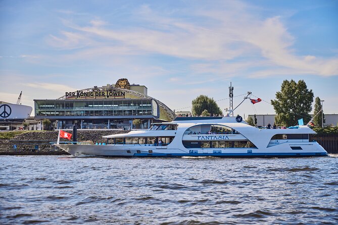 Hamburg: 2-Hour Harbor Cruise - Why a Hamburg harbor cruise is worth two hours