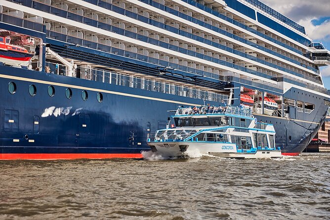 Hamburg: 2-Hour Harbor Cruise - Speicherstadt’s canals and warehouse facades