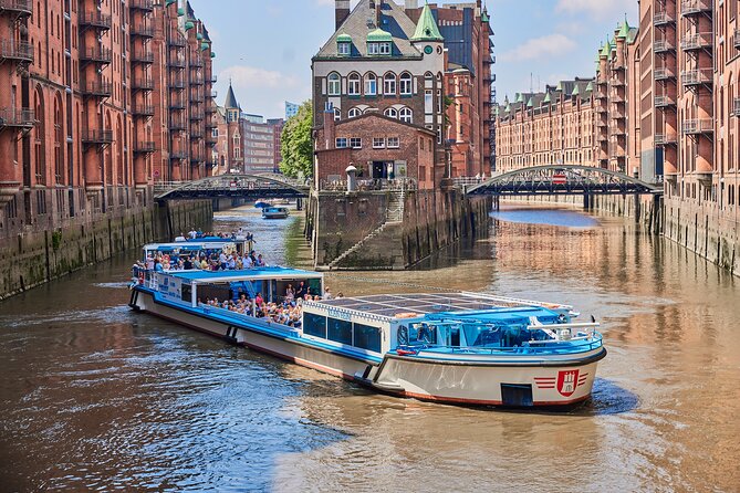 Hamburg: 2-Hour Harbor Cruise - HafenCity and the Elbphilharmonie from the water