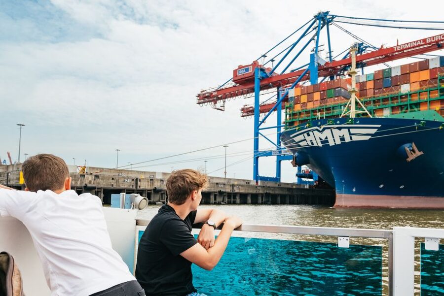 Hamburg: 2-Hour XXL Port of Hamburg Cruise Tour - Comfort, access, and timing