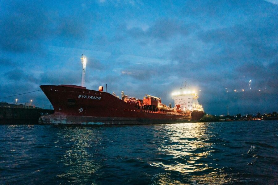 Hamburg: 90-Minute Evening Lights Harbor Cruise - Occasional special cruises and harbor events