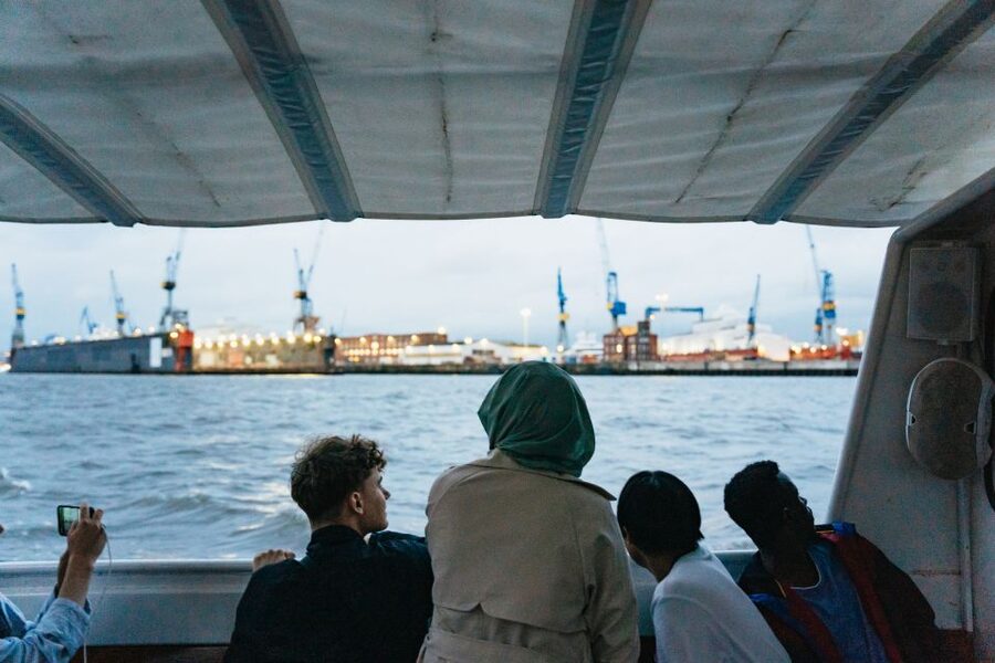 Hamburg: 90-Minute Evening Lights Harbor Cruise - The harbor’s big ships and industrial lights