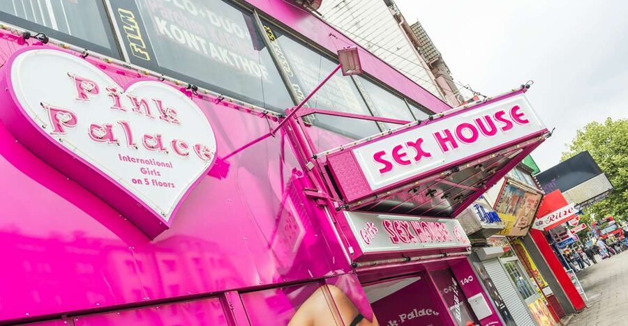 Hamburg: Adults Only Reeperbahn Tour - Starting at Millerntorplatz and Spielbudenplatz