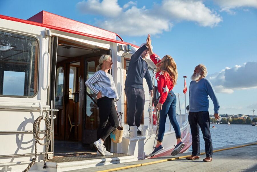 Hamburg: City Cruise on Alster Lake - Who will enjoy this cruise most?