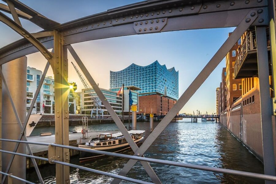 Hamburg Combi: 1,5h Evening Cruise & 2h Reeperbahn Tour - Key points to know before booking