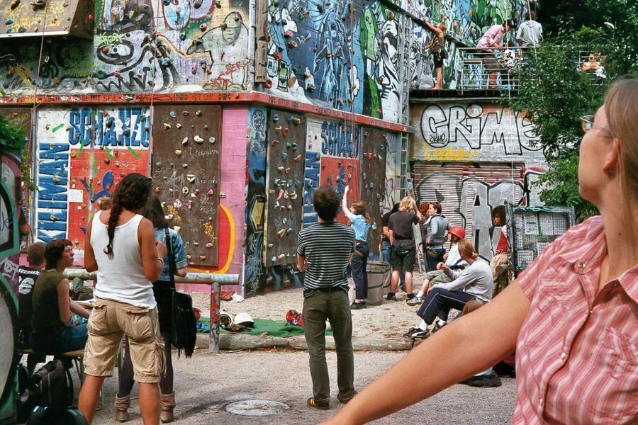 Hamburg: Downtown, Alster & Creative Neighborhoods by Bike - Münzviertel and the question of responsible city use