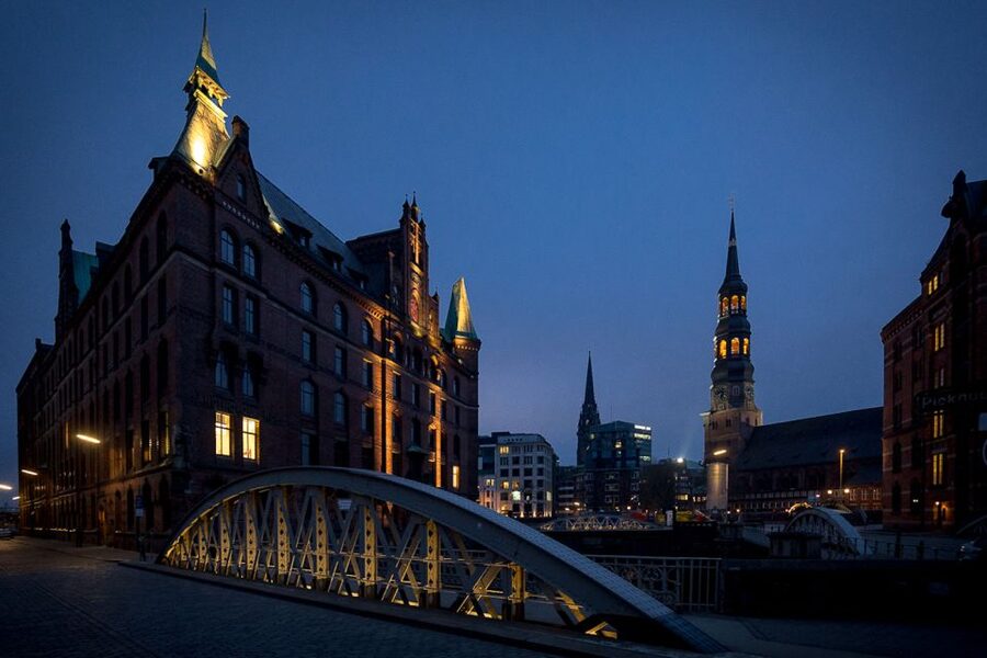 Hamburg: Eerie Speicherstadt Tour - Hamburg after dark, with the fun turned down