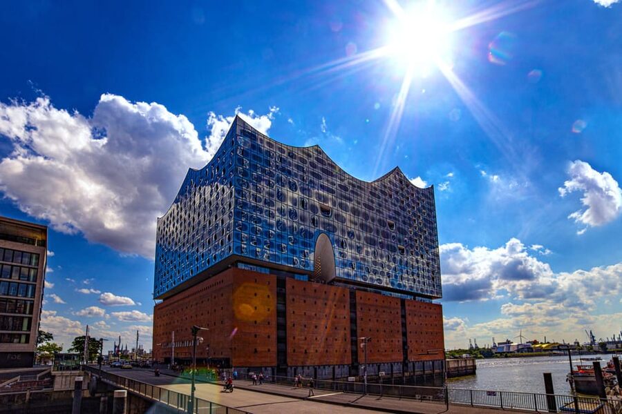 Hamburg: Elbphilharmonie Highlights and Plaza Guided Tour - The outside route: six stops that frame the building