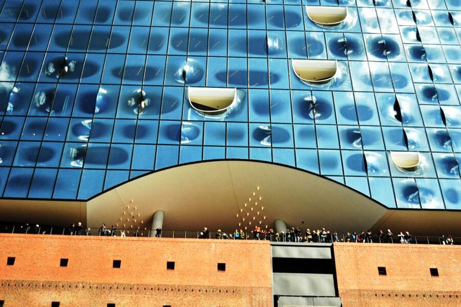 Hamburg: Elbphilharmonie Plaza, Highlights & Surroundings - Crossing Mahatma-Gandhi-Brücke