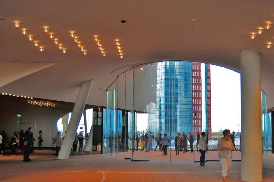 Hamburg: Elbphilharmonie Plaza, Highlights & Surroundings - Riding the Elbphilharmonie Tube