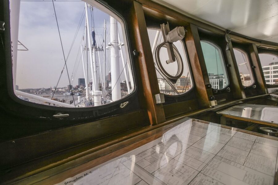 Hamburg: Entrance to the Museum Ship Cap San Diego - The saloon shows the passenger side of ship life