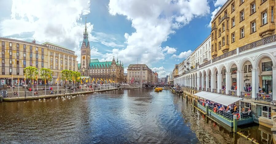 Hamburg: Guided Bike Tour - Why a bicycle works so well in Hamburg