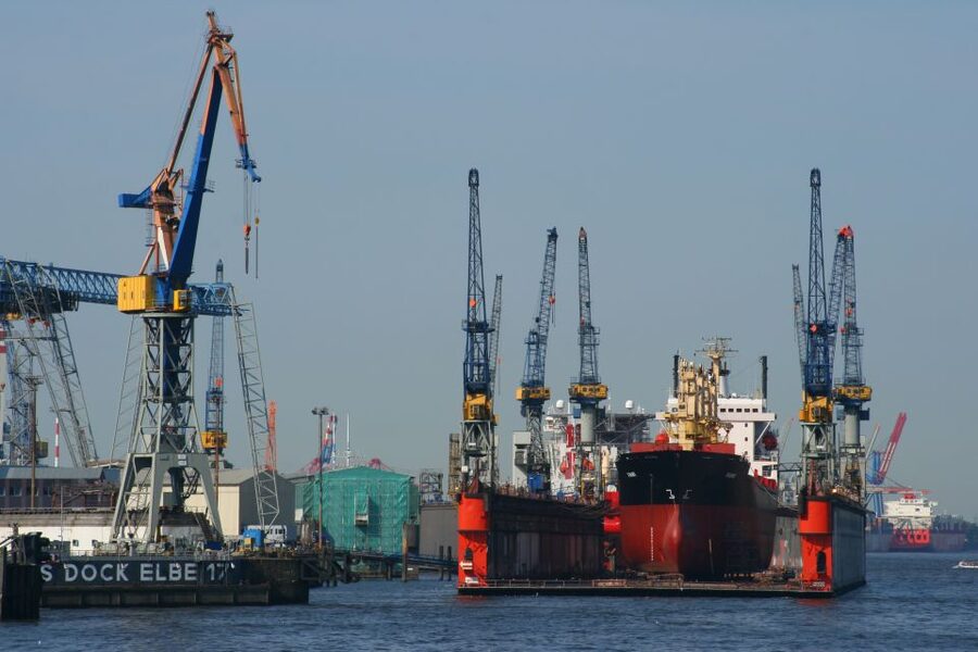 Hamburg: Guided Port Walk for Families - What you get for $14