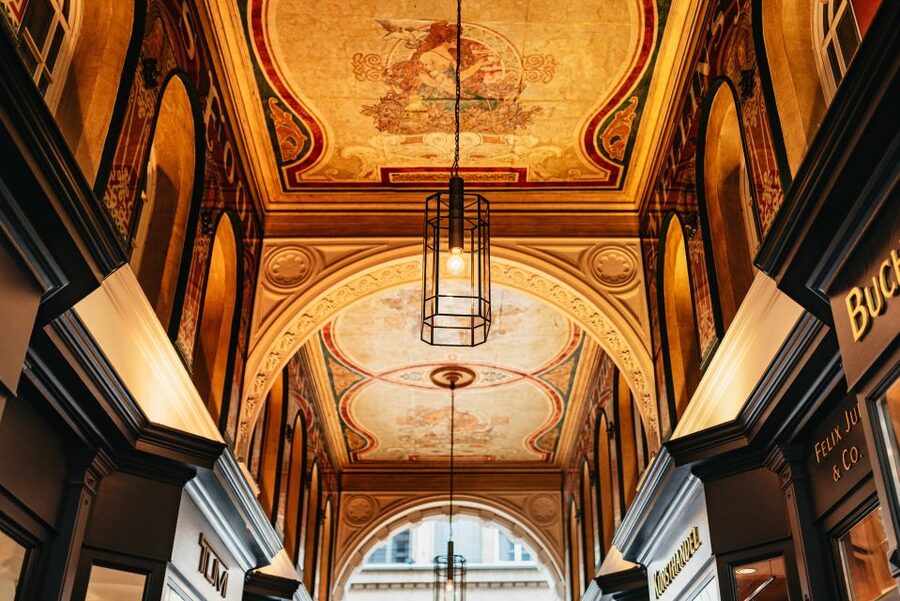 Hamburg: Guided Walking Tour for Magic Fans - The finish at Krameramtsstuben