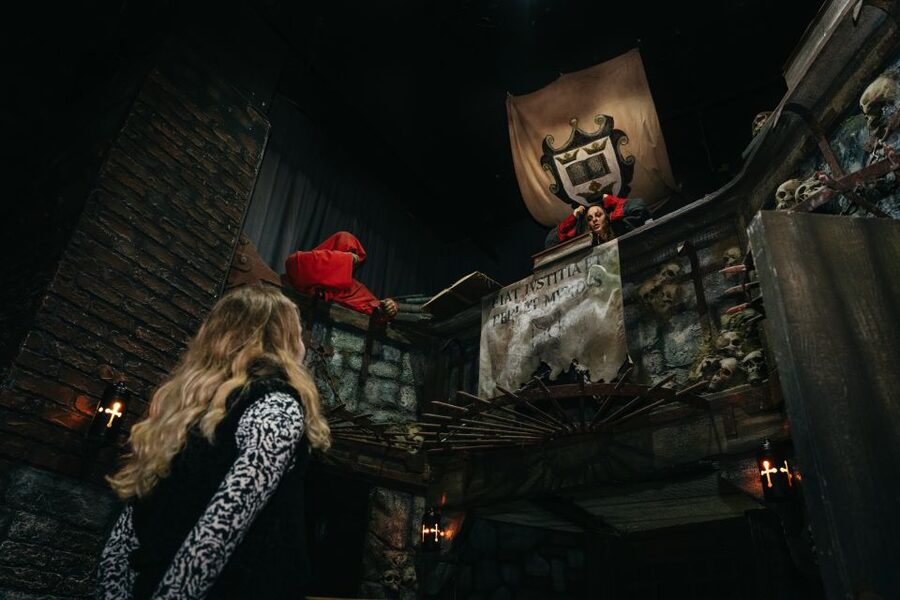 Hamburg: Hamburg Dungeon Admission Ticket - Entering the Dungeon in Speicherstadt
