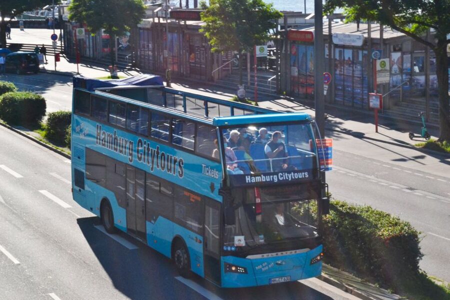 Hamburg: Hop-On Hop-Off Bus Tour Family Ticket - Starting at Kirchenallee near Central Station