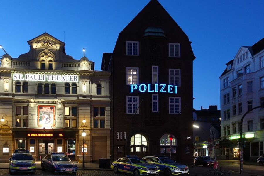 Hamburg: In the Footsteps of "Olivia" Reeperbahn Tour - Hans-Albers-Platz and Zur Ritze