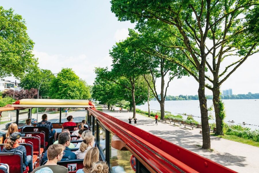 Hamburg: Line A Sightseeing Hop-On Hop-Off Bus Tour - Dammtor, Planten un Blomen, and Hamburg Messe
