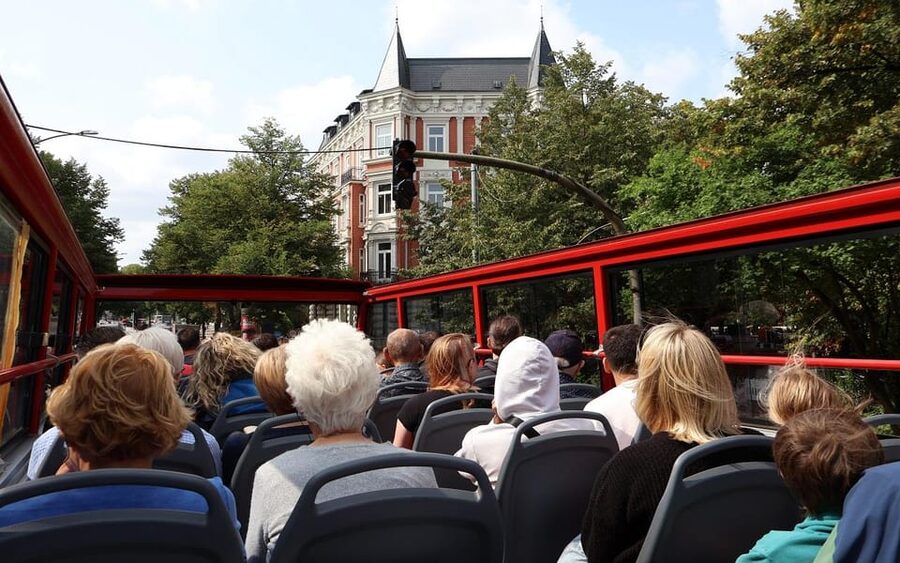Hamburg: Line C Sightseeing Hop-On Hop-Off Bus Tour - Starting beside the Alster Lakes and Jungfernstieg