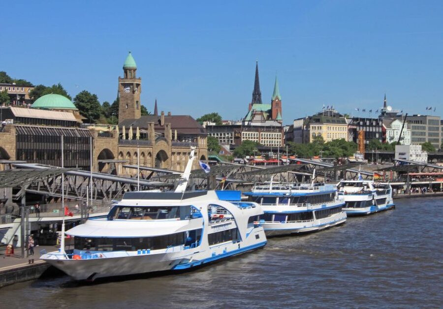 Hamburg: Line F Hop-On Hop-Off Bus and Boat Tour - Start at Kirchenallee and follow the city toward the harbor