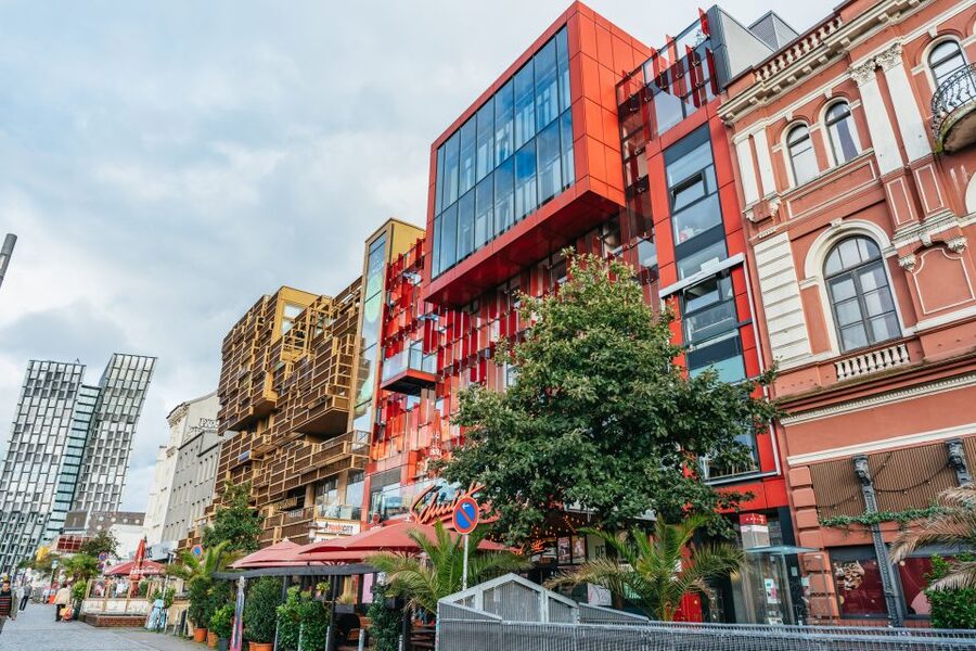 Hamburg: Lust, Luden & Die Große Freiheit Tour - Clubs, shops, bars, and the changing Reeperbahn