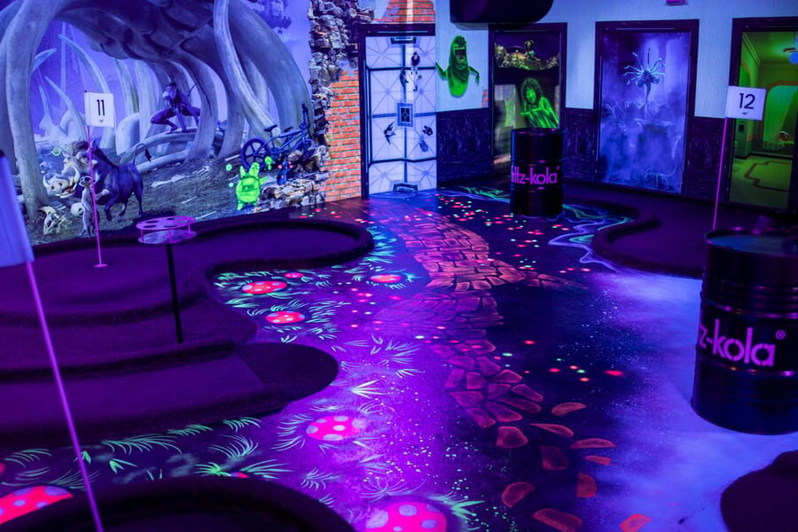 Hamburg: Moviegolf Experience - Movie trivia meets a real putting challenge