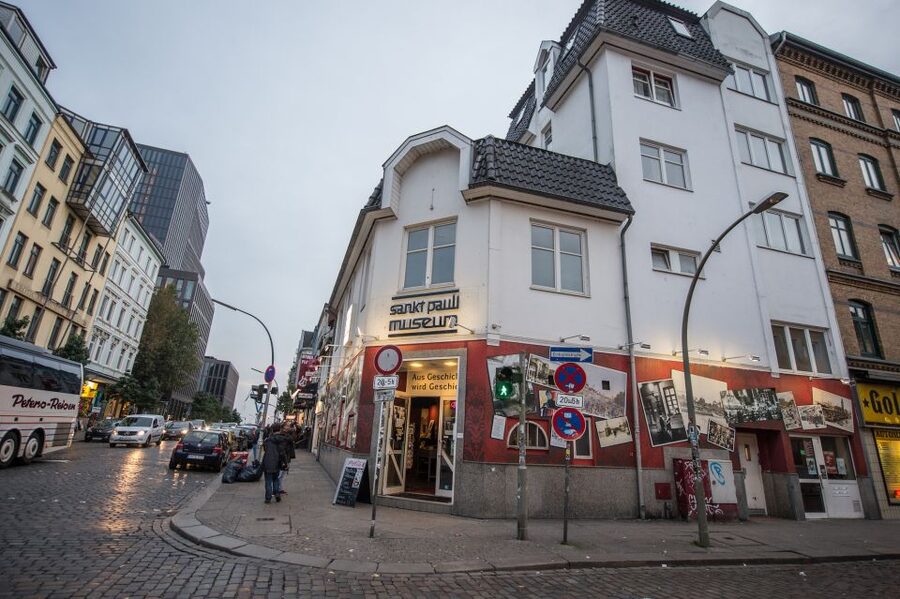 Hamburg: Olivia Jones Tour with Iconic Barker Fabian - Is the $42 price fair?