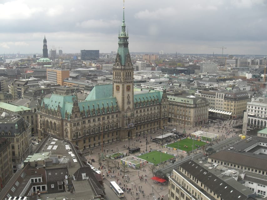 Hamburg: Private - Town Hall, Speicherstadt, Elbphilharmonie - Trostbrücke and the remains of Nicolaifleet
