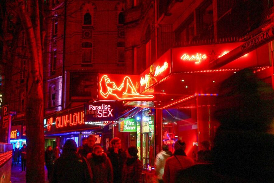 Hamburg: Reeperbahn Quickie, The Short & Sexy St. Pauli Tour - Herbertstraße and the limits of the tourist gaze