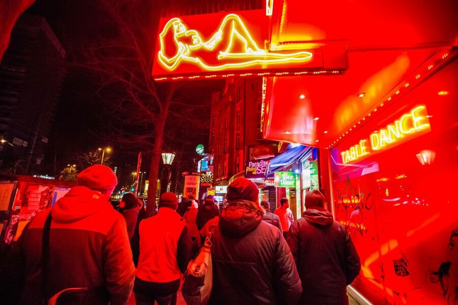 Hamburg: Sex and Crime in St. Pauli Tour for Ages 18+ - Key points to know before booking