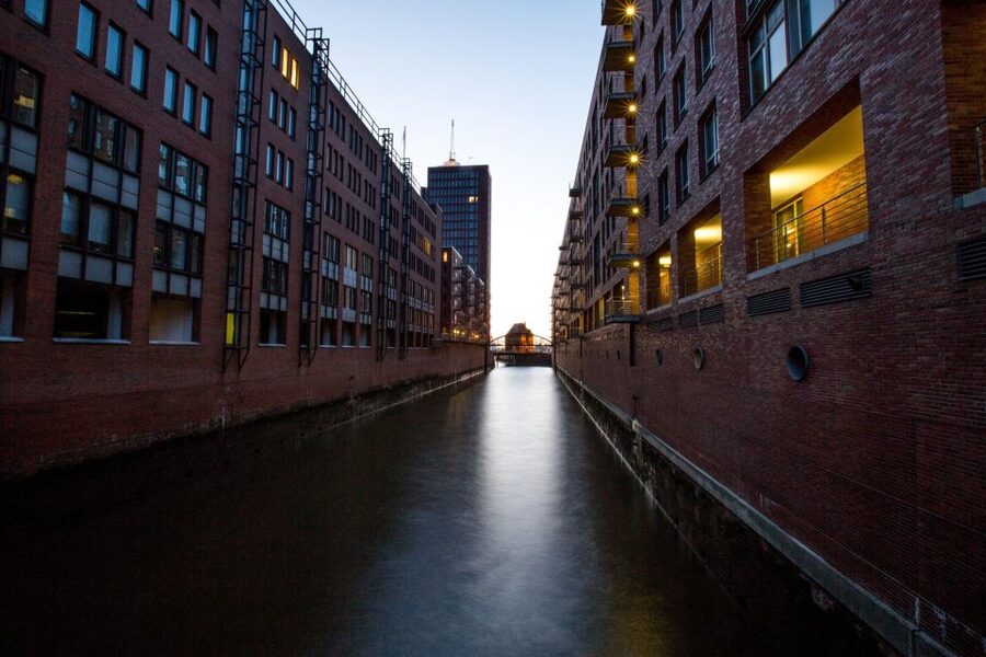 Hamburg: Speicherstadt and HafenCity 2-Hour Tour - Genuss Speicher, Fleetschlösschen, and the canal-side details