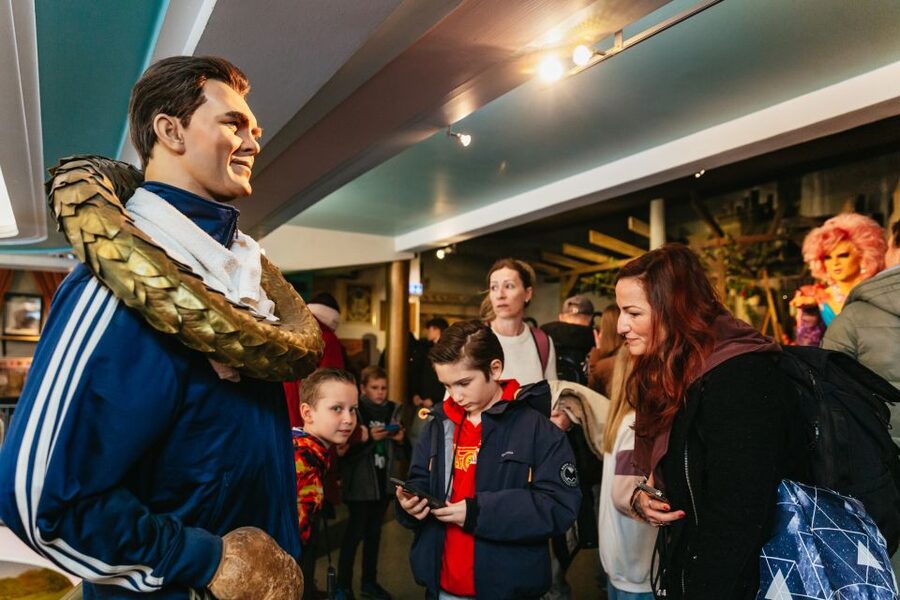 Hamburg: Ticket to the Panoptikum Waxworks - Who will enjoy the Panoptikum most