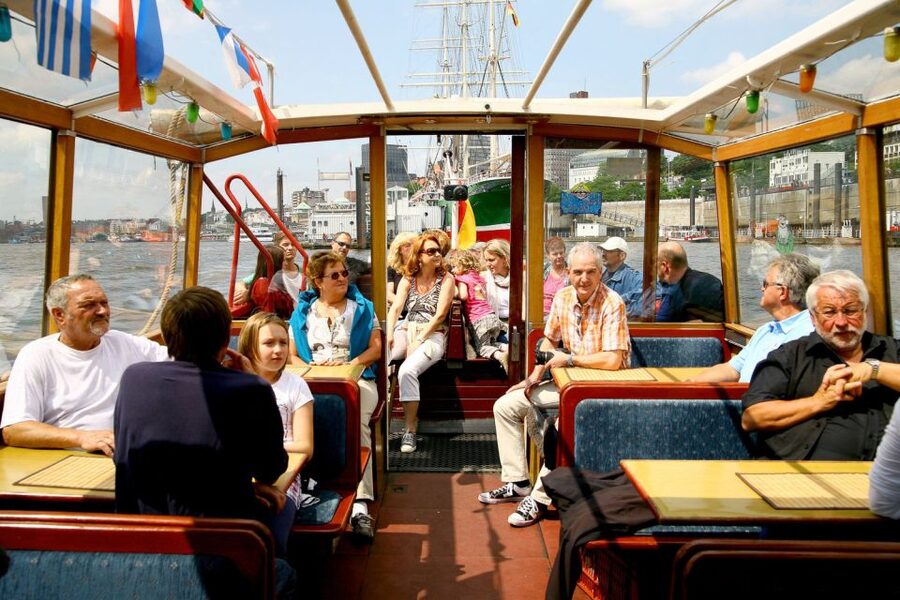 Hamburg: Traditional Harbor Tour with Commentary - What the skipper adds to the ride