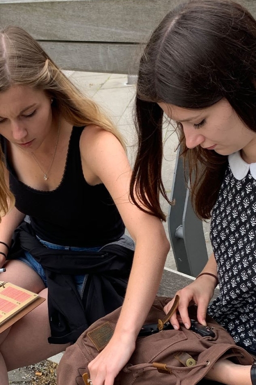Hamburg: Treasure Hunt Game through HafenCity - Following the water at Sandtorhafen