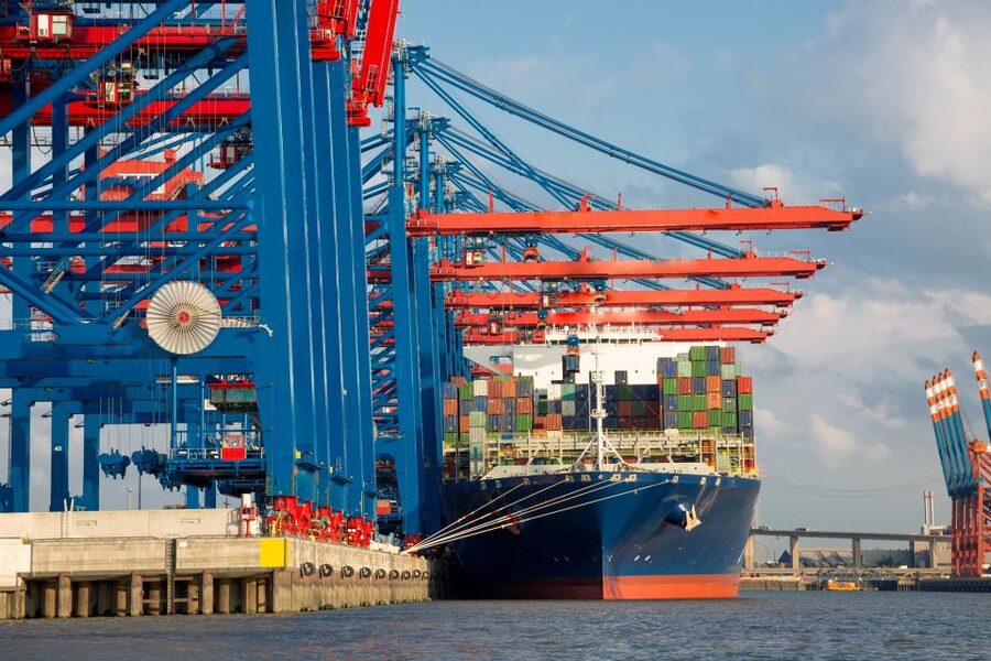 Hamburg: Ultimate Barge Tour with Live Commentary - Who will get the most from this cruise