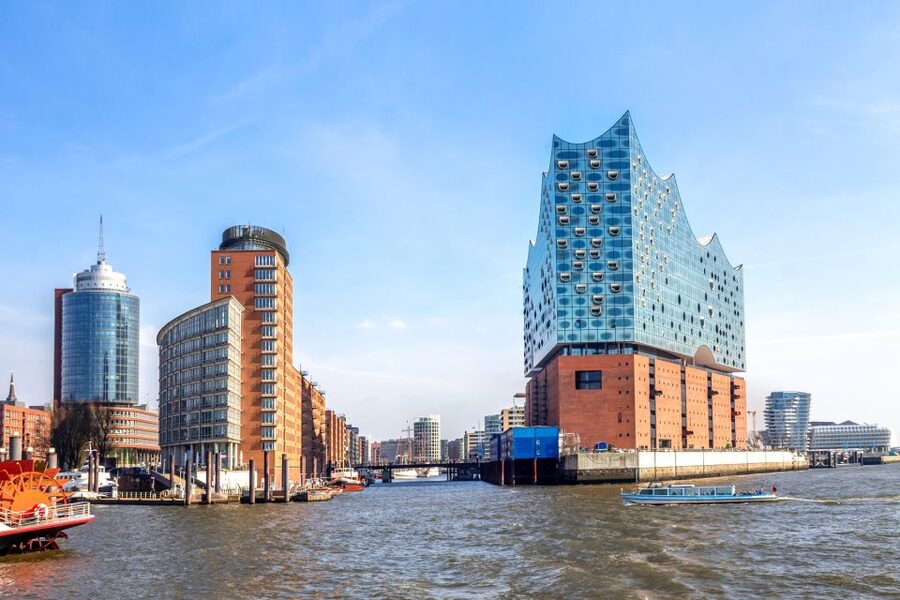 Hamburg: Ultimate Barge Tour with Live Commentary - Starting at Landungsbrücken and heading into the city