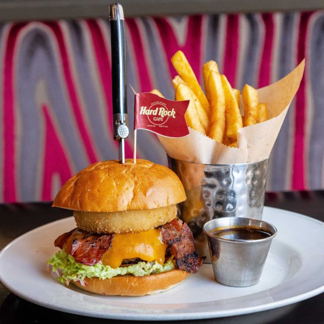 Hard Rock Cafe Berlin with Set Menu for Lunch or Dinner - Families, vegetarians, and accessibility