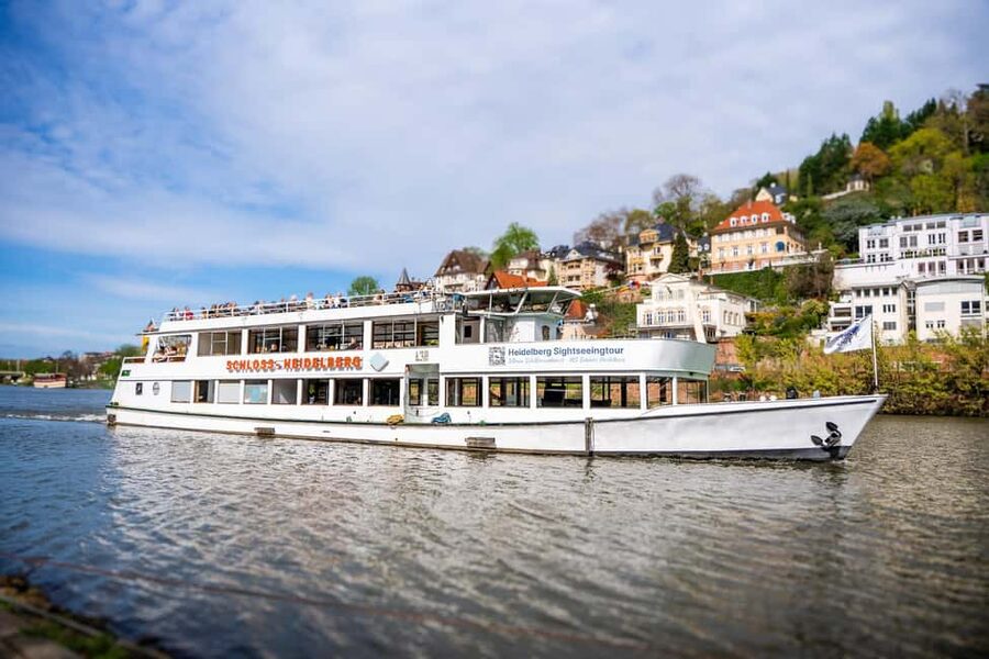 Heidelberg: Neckar River Sightseeing Cruise with a Drink - Why Heidelberg looks different from the Neckar