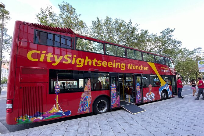 Hop-On Hop-Off Tour CitySightseeing Munich - Audio commentary and the view from the upper deck