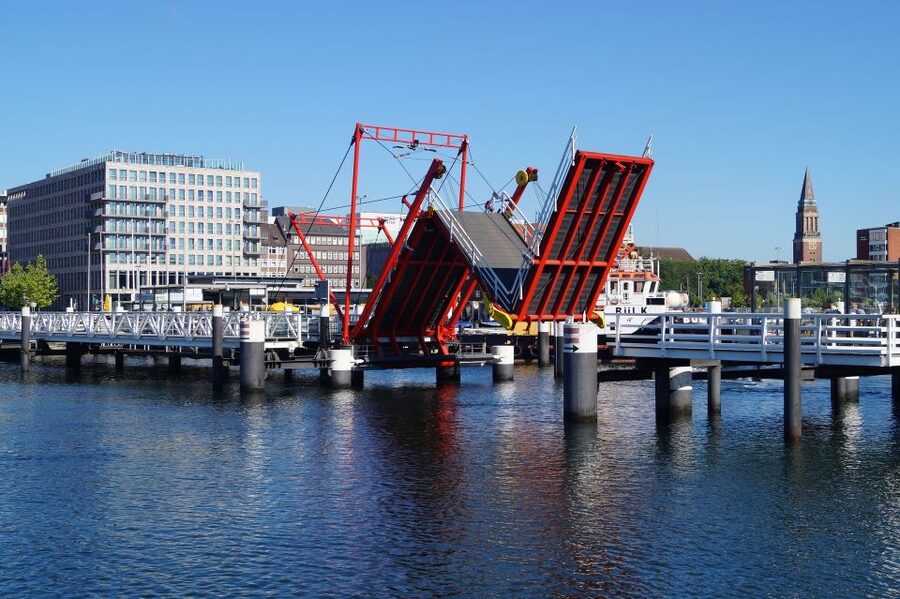 Kiel: City Highlights Express Walking Tour with a Local - Old Market and St. Nikolai Church