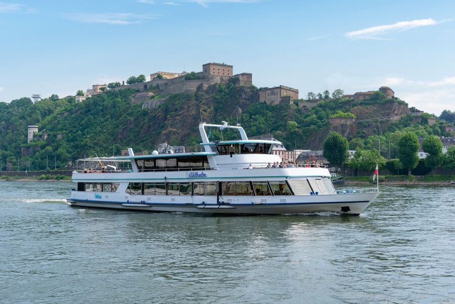 Koblenz: Old Town Sightseeing Cruise along the Rhine - Finding the boat at Konrad-Adenauer-Ufer