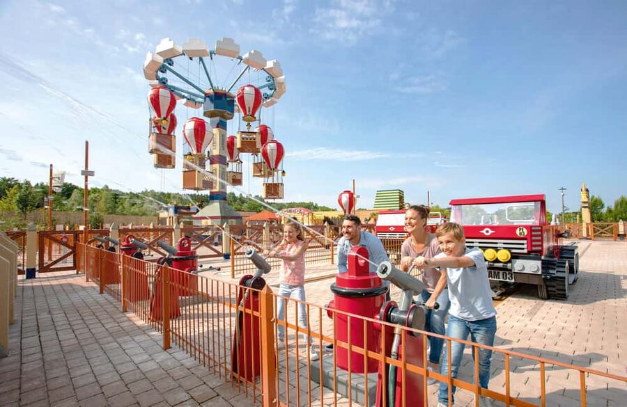 LEGOLAND® Deutschland Resort: Admission Ticket - The LEGO Festival in May and June