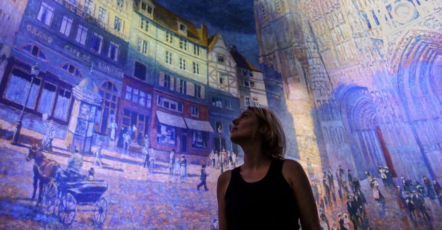 Leipzig: 360° Panorama THE CATHEDRALE OF MONET ticket - The 15-minute shift from daylight to night