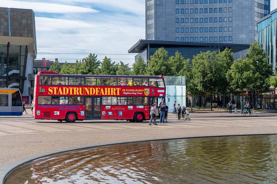 Leipzig: Bus Tour with Walking Tour - Leipzig Central Station and the historic center