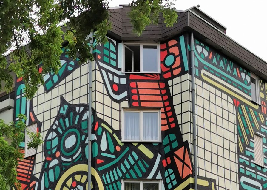 Mannheim: Guided Street Art Walking Tour - The guide and language matter