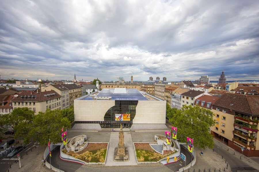 Mannheim, guided Walking Tour: Discover Mannheim - Planken Shows the City at Street Level