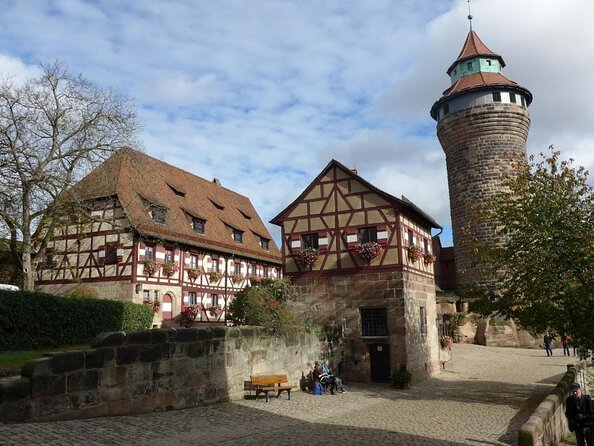 Medieval Tour in Nuremberg in Spanish - Key points at a glance